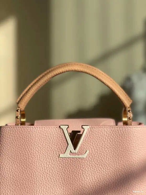 CAPUCINES BB VUITTON LOUIS 0327
